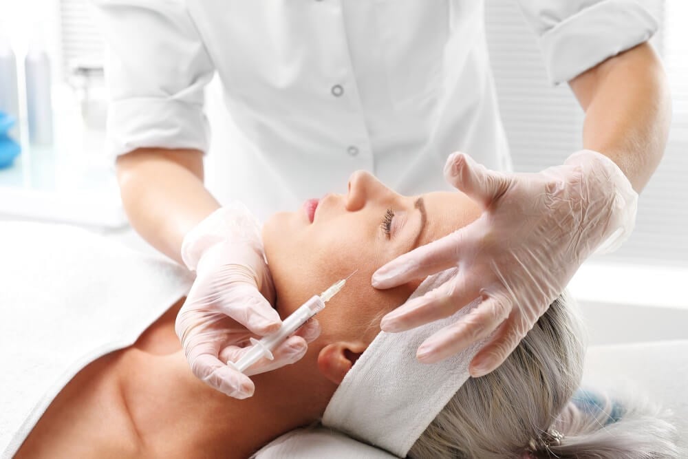 Doctor Gives Patient Botox Pho